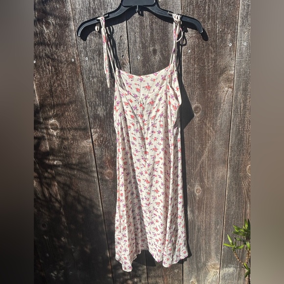 Dress - Picture 7 of 7